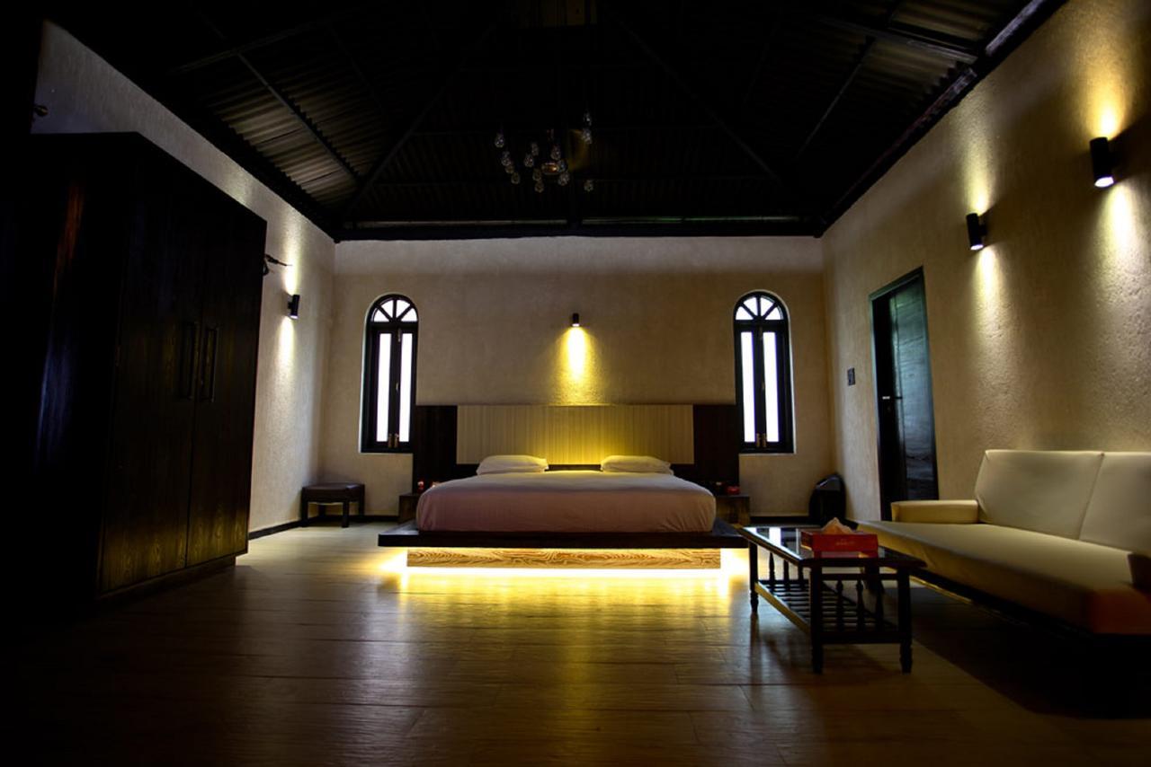 Kino Lakeside Chalet Hotel Lonavla Zewnętrze zdjęcie