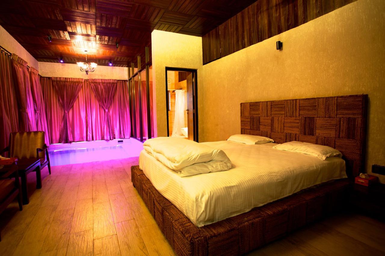Kino Lakeside Chalet Hotel Lonavla Zewnętrze zdjęcie