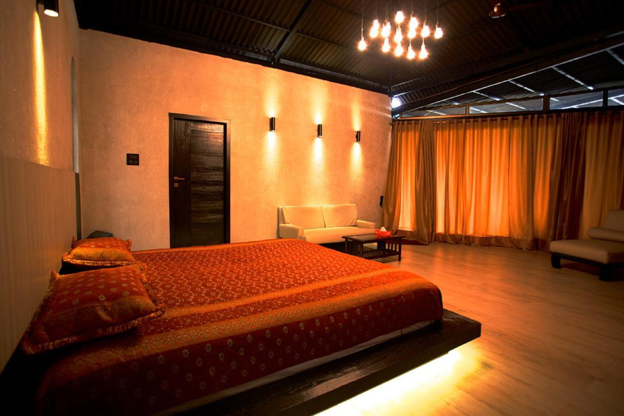 Kino Lakeside Chalet Hotel Lonavla Zewnętrze zdjęcie