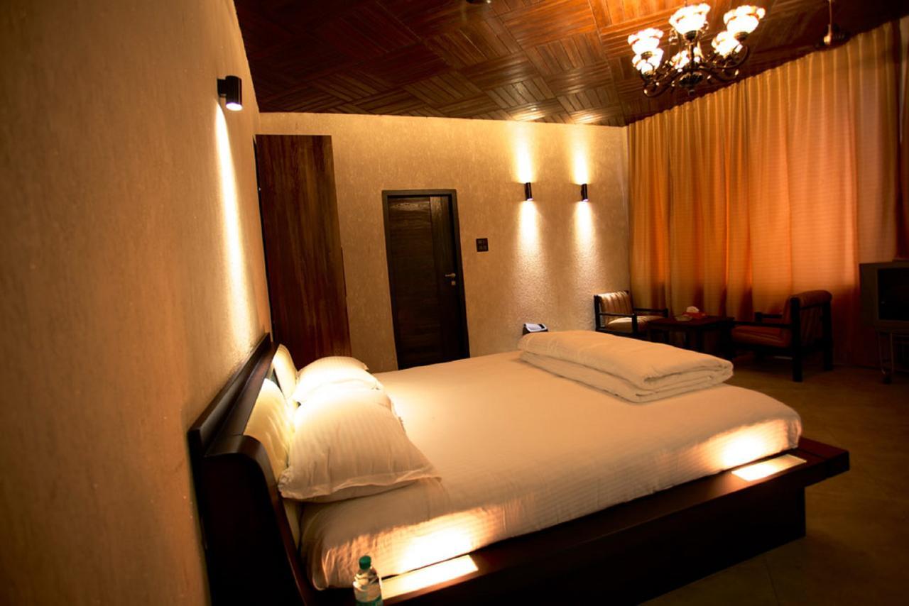 Kino Lakeside Chalet Hotel Lonavla Zewnętrze zdjęcie